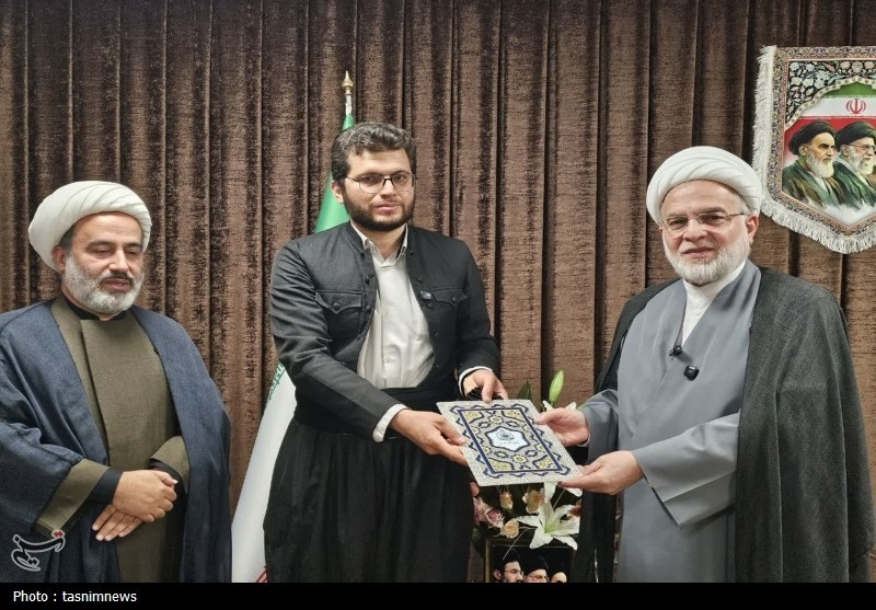 قهرمانی که کردستان را سربلند کرد؛ تجلیل از برترین قاری ترتیل کشور