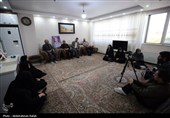 دیدار اعضای دفتر خبرگزاری تسنیم همدان با خانواده شهید وحید لطفی