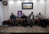 دیدار اعضای دفتر خبرگزاری تسنیم همدان با خانواده شهید وحید لطفی