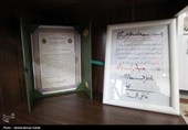 دیدار اعضای دفتر خبرگزاری تسنیم همدان با خانواده شهید وحید لطفی