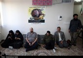 دیدار اعضای دفتر خبرگزاری تسنیم همدان با خانواده شهید وحید لطفی