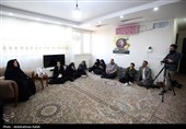 دیدار اعضای دفتر خبرگزاری تسنیم همدان با خانواده شهید وحید لطفی