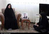 دیدار اعضای دفتر خبرگزاری تسنیم همدان با خانواده شهید وحید لطفی