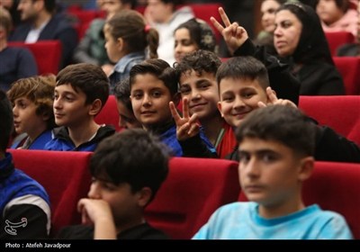قصه‌گویی فرصتی برای تقویت ارتباط والدین با فرزندان است