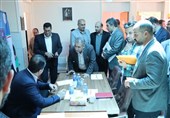 میز خدمت بهزیستی در سرفاریاب برپا شد