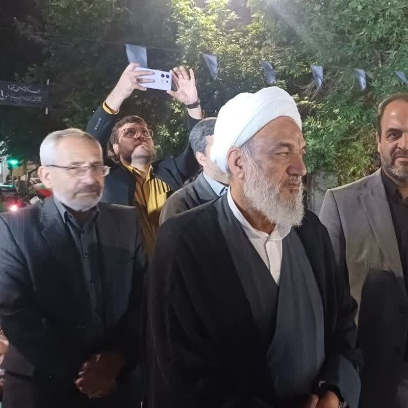 مردم با حضور خود آبروی نظام را حفظ کردند