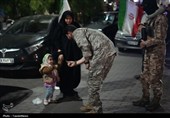 رژه اقتدار تکاوران فاتحین لشکر 31 عاشورا در میدان ساعت شهر تبریز.
