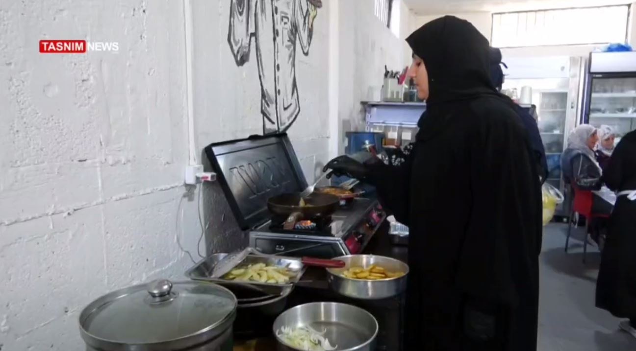 المرأة الفلسطينية , المخيمات الفلسطينية , غزة , فلسطين , 