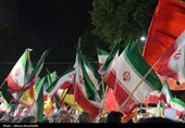 ‌حال و هوای میدان آزادی سنندج در شب عید غدیر + فیلم