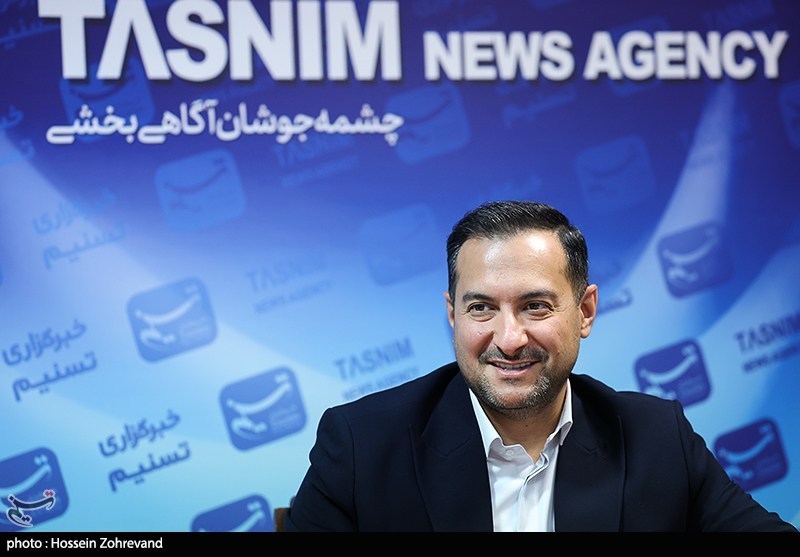 محمد جواد اینانلو مدیر موزه فرش ایران