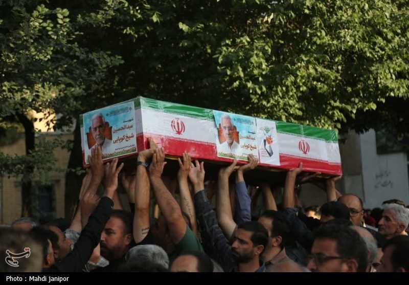 وداع اشک‌بار نصف جهان با دو یار حسینی
