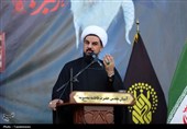 پرچم حرم بانوی کرامت به رنگ عزا درآمد