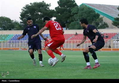 ادامه باخت‌های سریالی هوادار در روز برد بعثت و مس رفسنجان