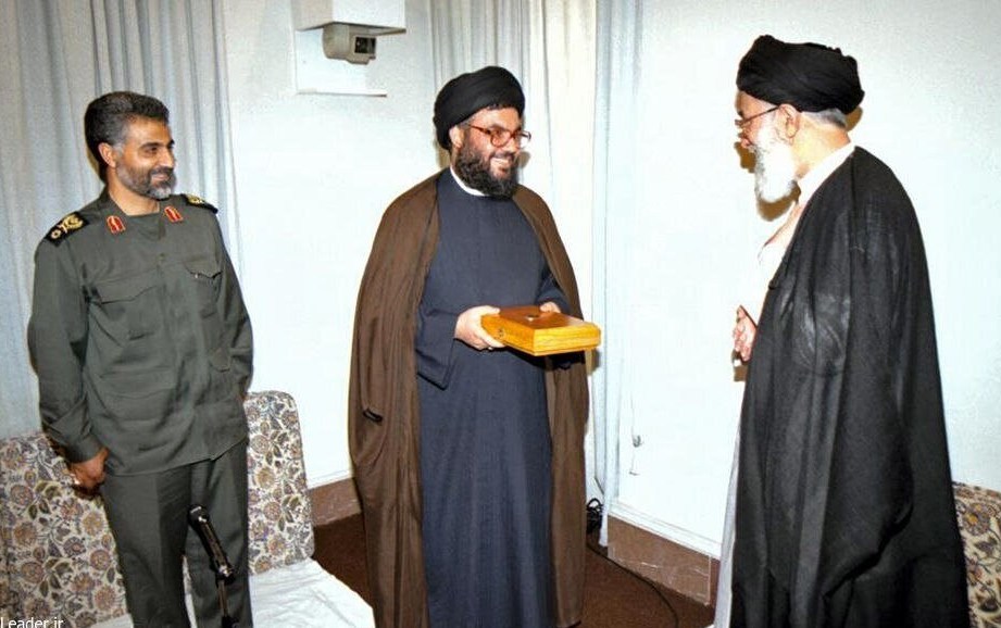 السيد حسن نصر الله , الإمام الخامنئي , آية الله السيد مجتبى الخامنئي ,  تشييع الامام الخامنئي , قائد الثورة الإسلامية , 