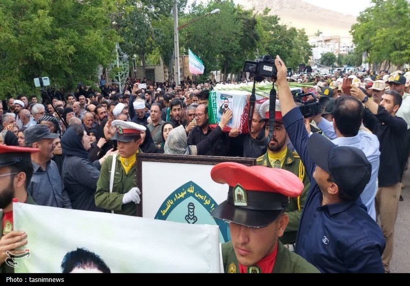 وداع باشکوه بیجار با شهید مدافع امنیت؛ استقامت در سایه تشییع غرورآفرین