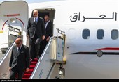 وصول الوفود الدولیة إلى مطار مهرآباد للمشارکة فی مراسم وداع وتشییع الإمام الشهید