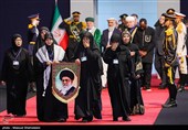 ضیوف ومسؤولون أجانب یقدّمون التعازی ویؤدّون التحیة لجثمان الإمام الشهید/1