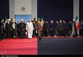 ضیوف ومسؤولون أجانب یقدّمون التعازی ویؤدّون التحیة لجثمان الإمام الشهید/1