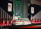 ضیوف ومسؤولون أجانب یقدّمون التعازی ویؤدّون التحیة لجثمان الإمام الشهید/1