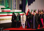 ضیوف ومسؤولون أجانب یقدّمون التعازی ویؤدّون التحیة لجثمان الإمام الشهید/1