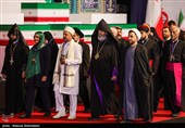 ضیوف ومسؤولون أجانب یقدّمون التعازی ویؤدّون التحیة لجثمان الإمام الشهید/1