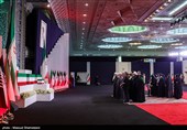 ضیوف ومسؤولون أجانب یقدّمون التعازی ویؤدّون التحیة لجثمان الإمام الشهید/1