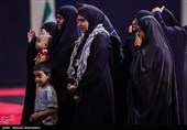 ضیوف ومسؤولون أجانب یقدّمون التعازی ویؤدّون التحیة لجثمان الإمام الشهید/1