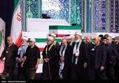 ضیوف ومسؤولون أجانب یقدّمون التعازی ویؤدّون التحیة لجثمان الإمام الشهید/1