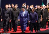 ضیوف ومسؤولون أجانب یقدّمون التعازی ویؤدّون التحیة لجثمان الإمام الشهید/1