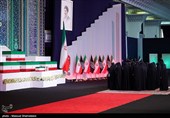 ضیوف ومسؤولون أجانب یقدّمون التعازی ویؤدّون التحیة لجثمان الإمام الشهید/1