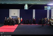 ضیوف ومسؤولون أجانب یقدّمون التعازی ویؤدّون التحیة لجثمان الإمام الشهید/1