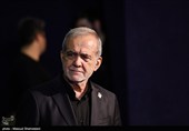 رؤساء الدول والمسؤولون الأجانب یؤدون تحیة الوداع للجثمان الطاهر للإمام الشهید (رض)