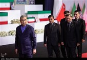 رؤساء الدول والمسؤولون الأجانب یؤدون تحیة الوداع للجثمان الطاهر للإمام الشهید (رض)