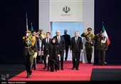 رؤساء الدول والمسؤولون الأجانب یؤدون تحیة الوداع للجثمان الطاهر للإمام الشهید (رض)