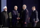 رؤساء الدول والمسؤولون الأجانب یؤدون تحیة الوداع للجثمان الطاهر للإمام الشهید (رض)