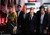 رؤساء الدول والمسؤولون الأجانب یؤدون تحیة الوداع للجثمان الطاهر للإمام الشهید (رض)