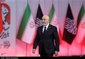 رؤساء الدول والمسؤولون الأجانب یؤدون تحیة الوداع للجثمان الطاهر للإمام الشهید (رض)