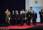 رؤساء الدول والمسؤولون الأجانب یؤدون تحیة الوداع للجثمان الطاهر للإمام الشهید (رض)