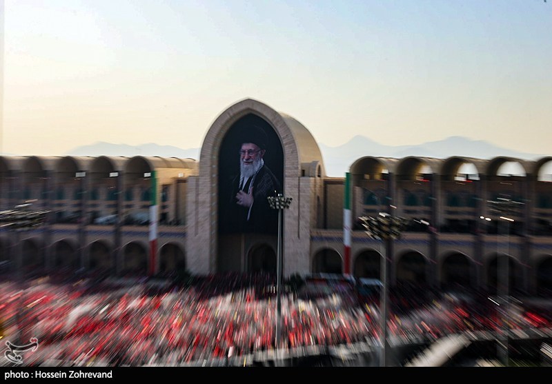 مراسم اقامه نماز بر پیکر امام شهید امت -2