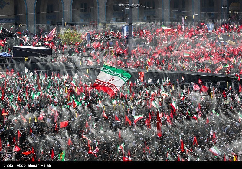 مراسم اقامه نماز بر پیکر امام شهید امت