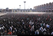 مراسم اقامه نماز بر پیکر امام شهید امت -4