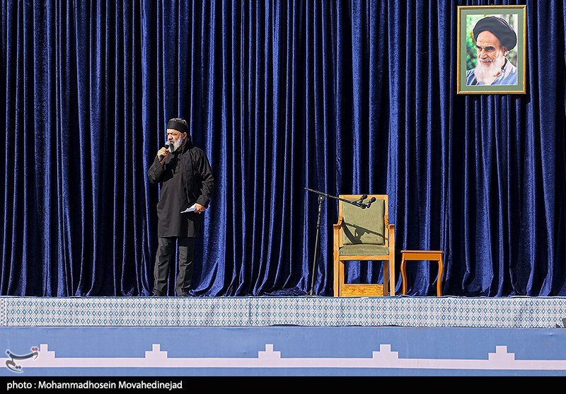 مراسم اقامه نماز بر پیکر امام شهید امت -4
