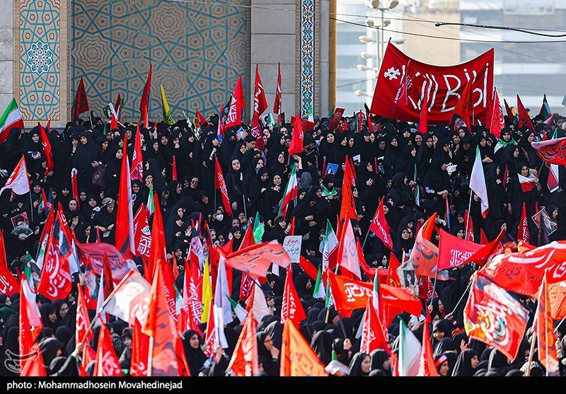 مراسم اقامه نماز بر پیکر امام شهید امت -4