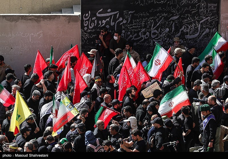 مراسم اقامه نماز بر پیکر امام شهید امت -4