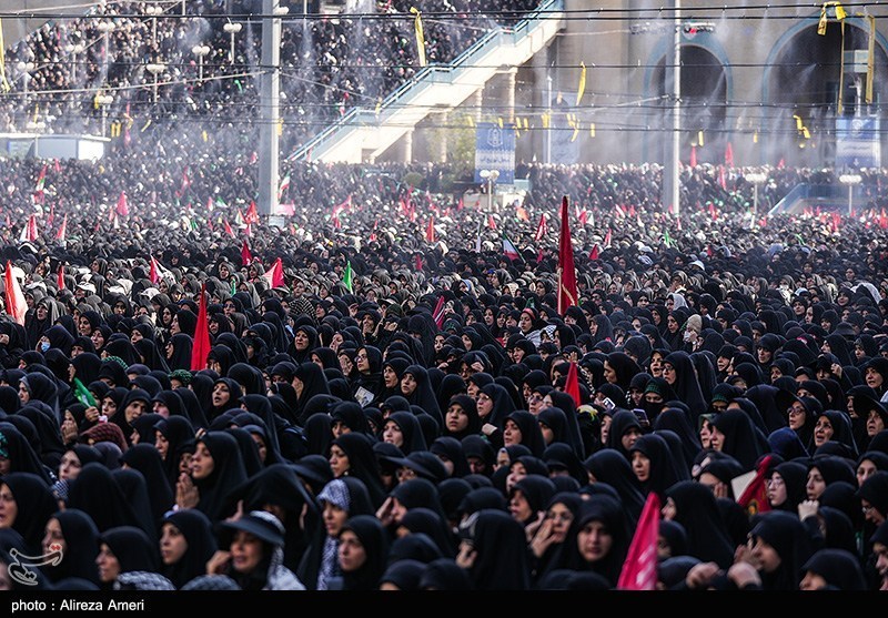 مراسم اقامه نماز بر پیکر امام شهید امت