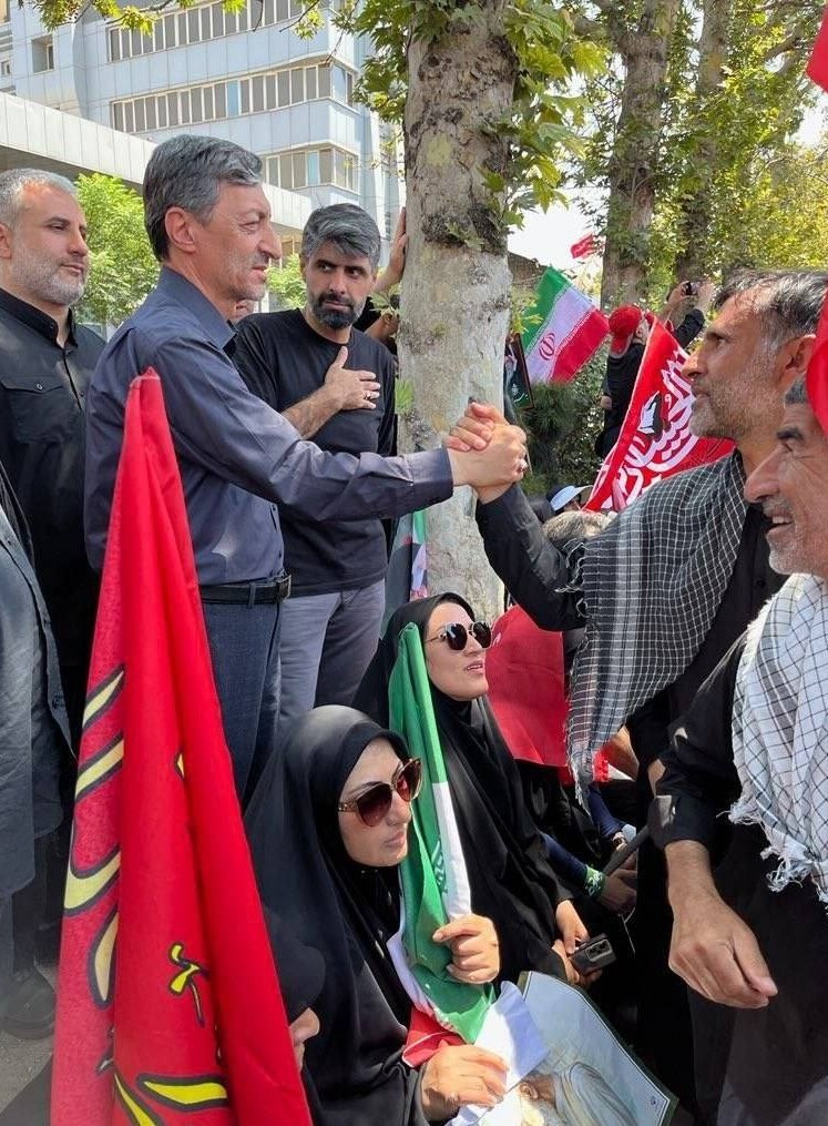 ستاد اجرایی فرمان امام , تشییع رهبر شهید , تشییع امام شهید , تشییع آیت‌الله‌العظمی سید علی خامنه‌ای , بدرقه آقای شهید ایران , امام شهید , 