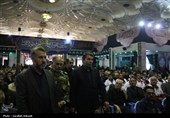 ادای احترام کارکنان دولت کرمان به امام شهید ایران