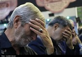 ادای احترام کارکنان دولت کرمان به امام شهید ایران