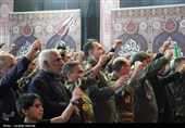 ادای احترام کارکنان دولت کرمان به امام شهید ایران