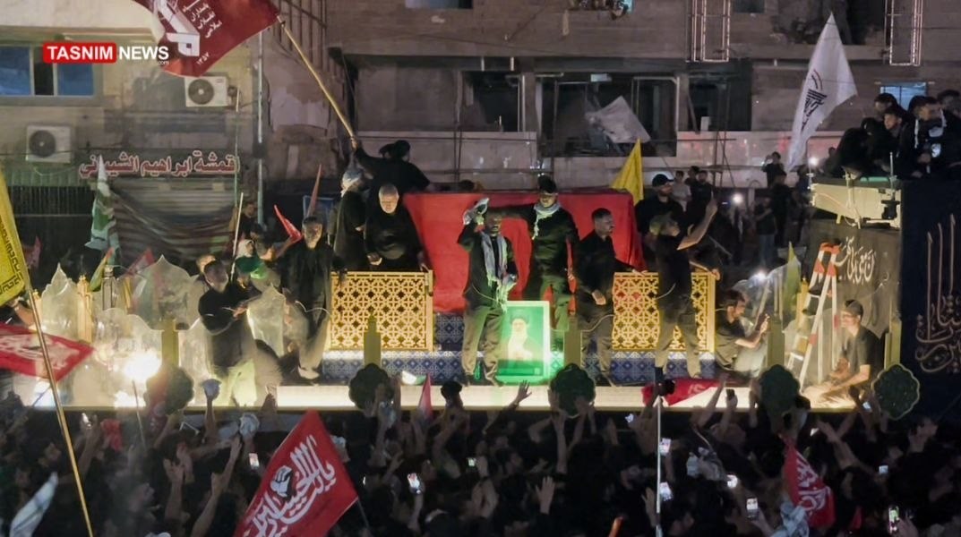 تشییع آیتاللهالعظمی سید علی خامنهای , تشییع امام شهید , تشییع رهبر شهید , کربلا , کشور عراق , بدرقه آقای شهید ایران ,